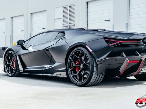 Used 2025 Lamborghini Revuelto image 78