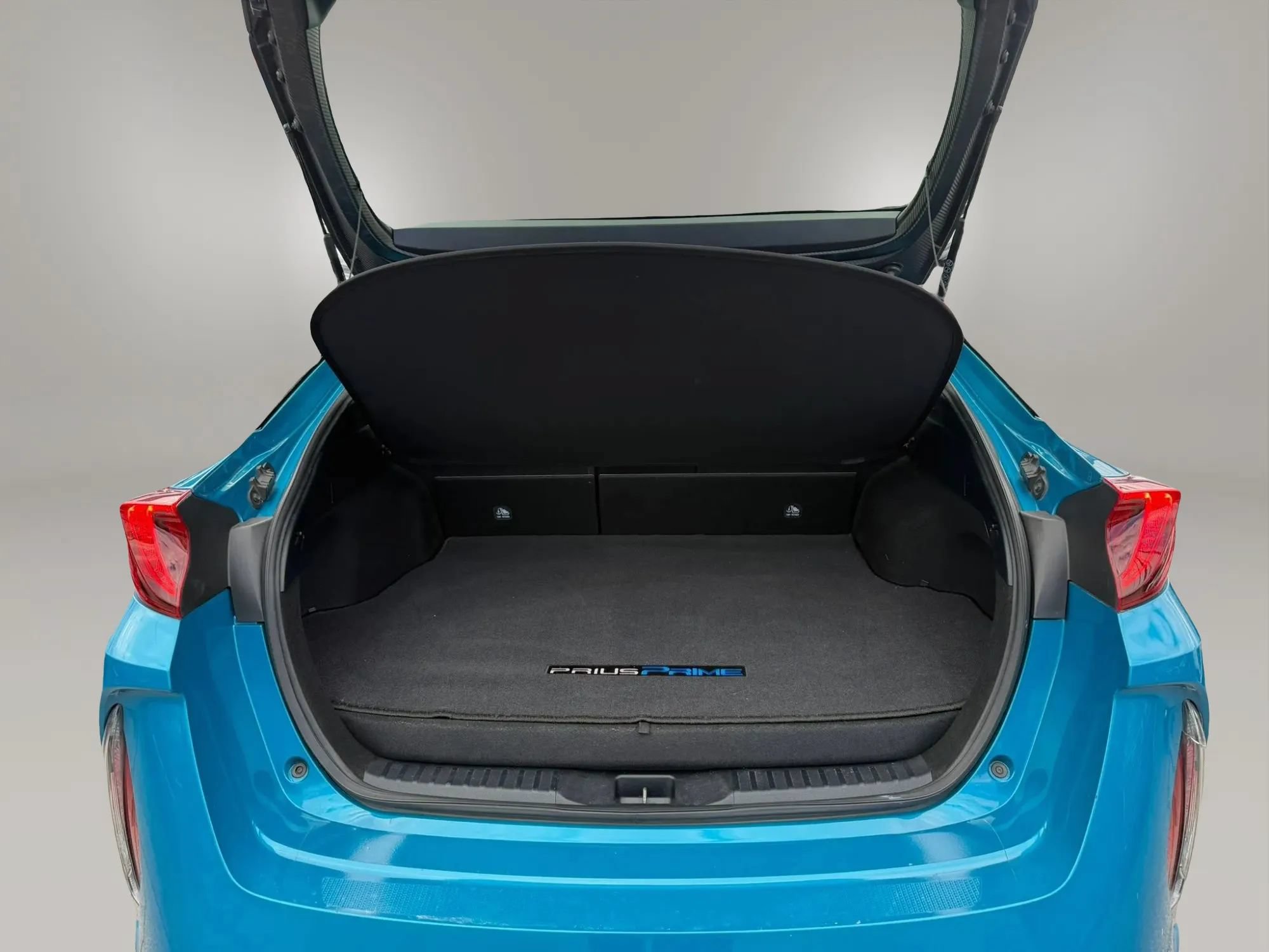 Used 2017 Toyota Prius Prime Plus FWD image 29