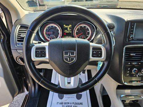 Used 2016 Dodge Grand Caravan SXT w/ Rear Park Assist Package image 13