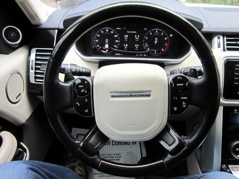 Used 2019 Land Rover Range Rover Supercharged image 11