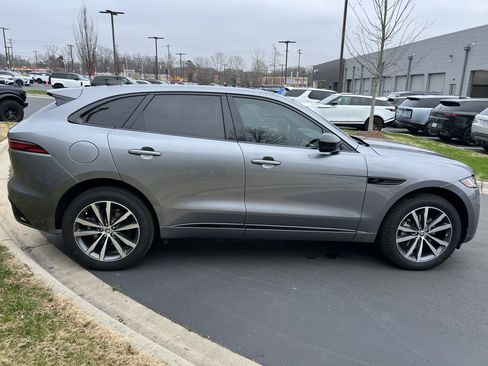 Certified 2025 Jaguar F-PACE R-Dynamic S image 8