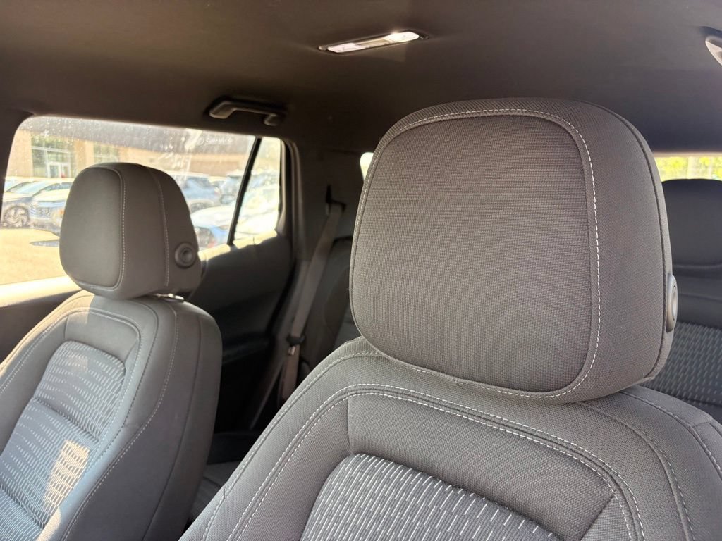 Used 2025 Chevrolet Equinox LT FWD image 24
