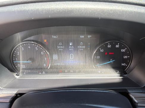 Used 2023 Ford Explorer Limited w/ Equipment Group 301A RWD image 7