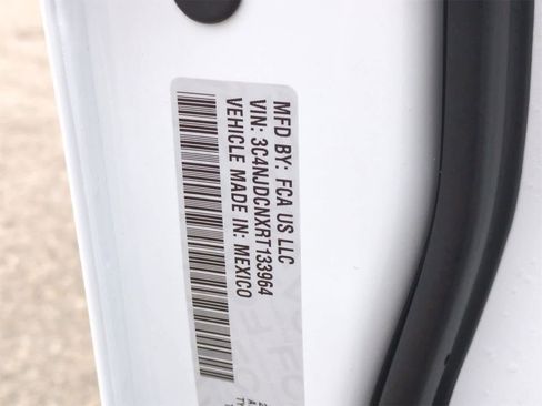 Certified 2024 Jeep Compass Limited image 35