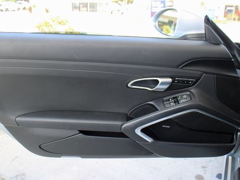 Used 2018 Porsche 718 Cayman S RWD image 32