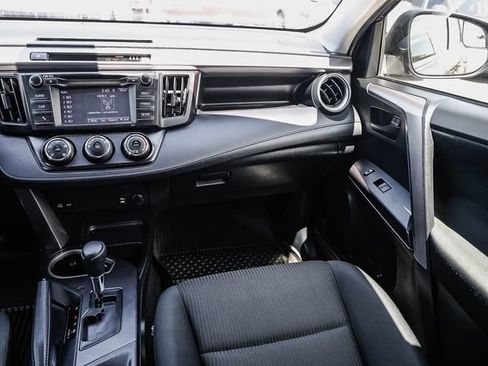 Used 2018 Toyota RAV4 LE w/ All Weather Liner Package FWD image 18