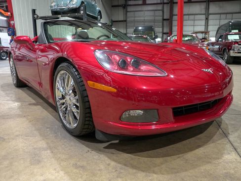 Used 2005 Chevrolet Corvette Convertible w/ Preferred Equipment Group RWD image 12