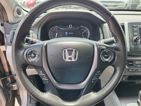 Used 2017 Honda Ridgeline RTL image 19