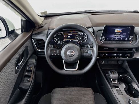 Used 2023 Nissan Rogue SV AWD/4WD image 21