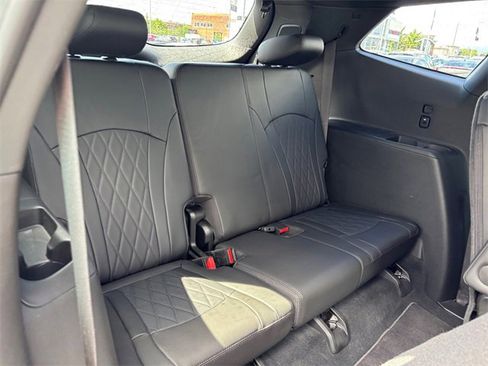 Used 2023 Buick Enclave Avenir w/ Avenir Technology Package image 17