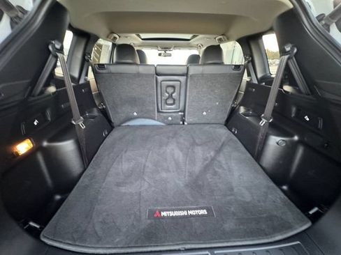 Used 2024 Mitsubishi Outlander SE FWD image 32