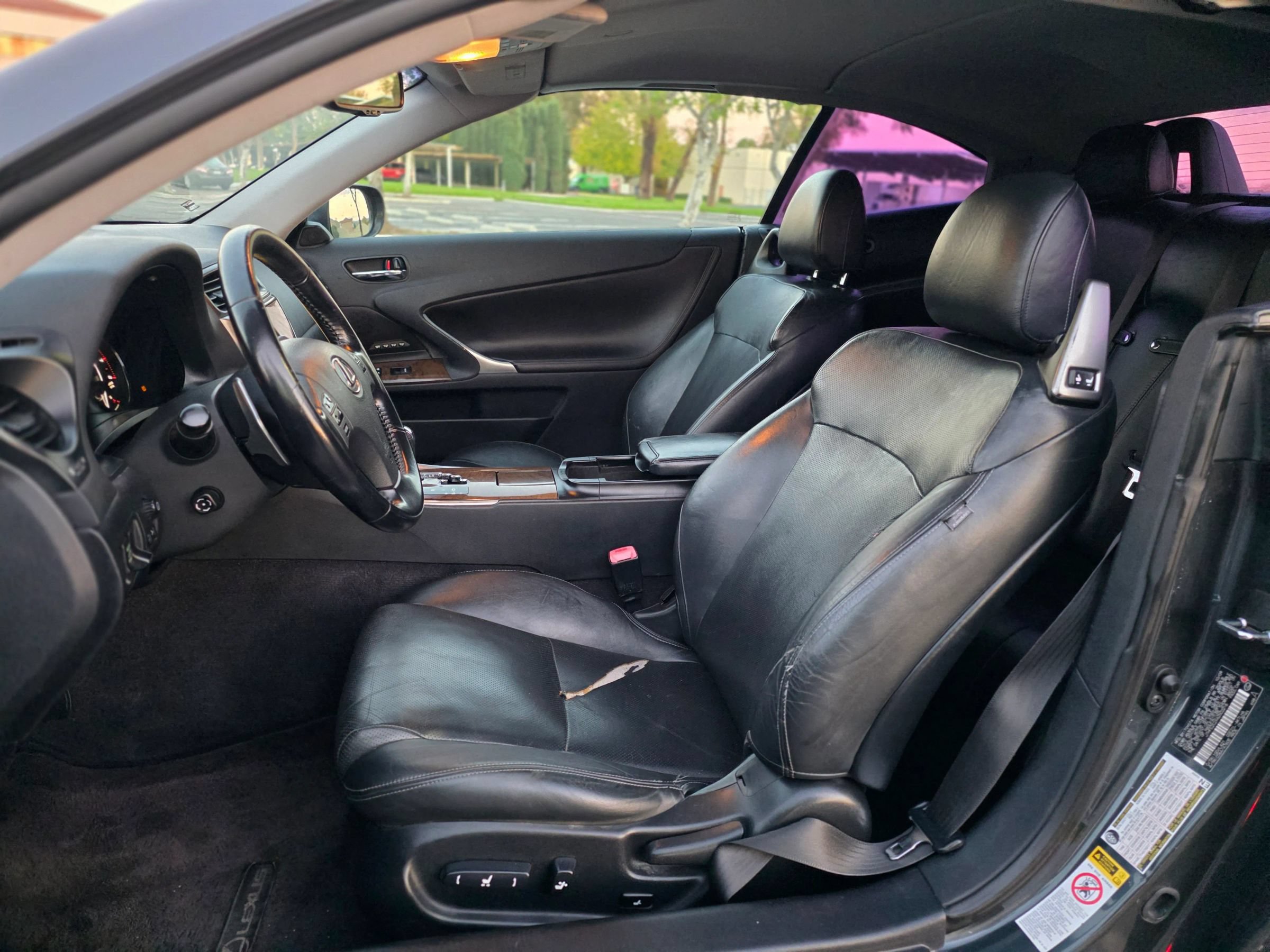 Used 2010 Lexus IS 350C w/ Luxury Pkg RWD image 15