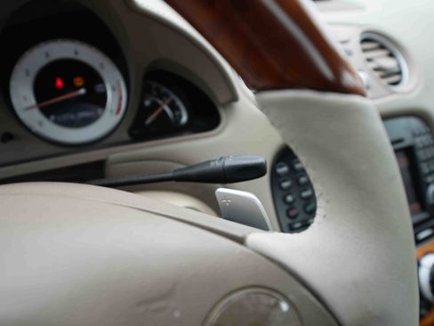 Used 2009 Mercedes-Benz SL 550 V8 image 15