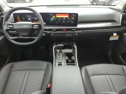 New 2026 Kia Sorento S FWD image 12