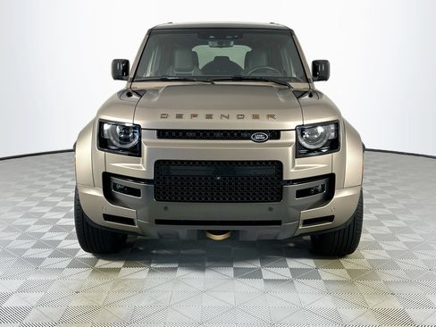 Used 2025 Land Rover Defender 110 AWD/4WD image 2