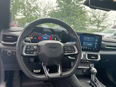 Used 2025 Ford Mustang GT Premium RWD image 11