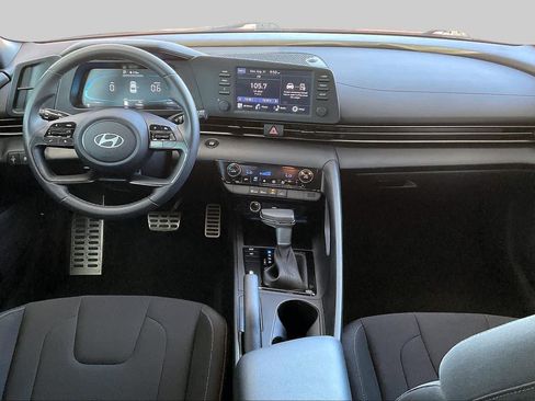 Used 2025 Hyundai Elantra Sport FWD image 15