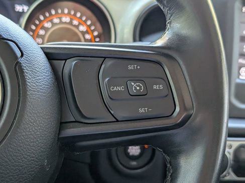 Used 2021 Jeep Wrangler Unlimited Islander image 23