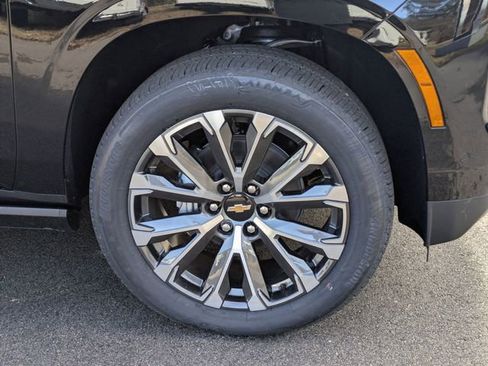 New 2026 Chevrolet Suburban High Country image 7