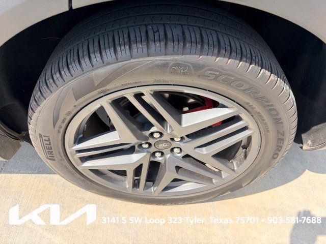 Used 2025 Ford Explorer ST-Line w/ Premium Package RWD image 8