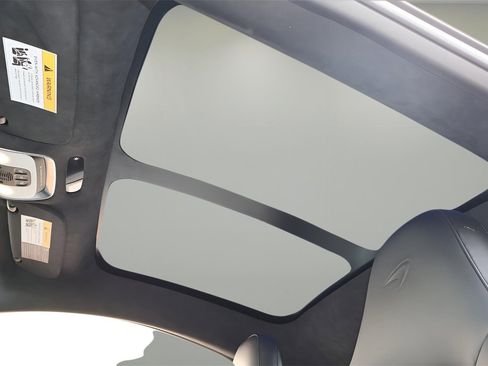 Used 2022 McLaren GT image 19