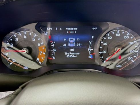 Used 2022 Jeep Compass Latitude w/ Sun and Sound Group AWD/4WD image 17