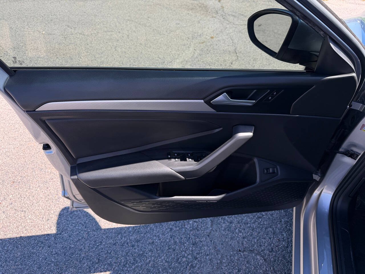 Used 2020 Volkswagen Jetta SE w/ SE Cold Weather Package FWD image 9