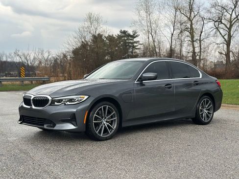 Used 2021 BMW 330e xDrive w/ Premium Package image 3