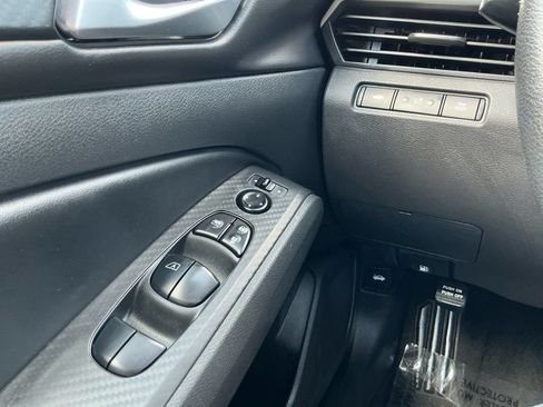 Used 2024 Nissan Altima 2.5 SV FWD image 20