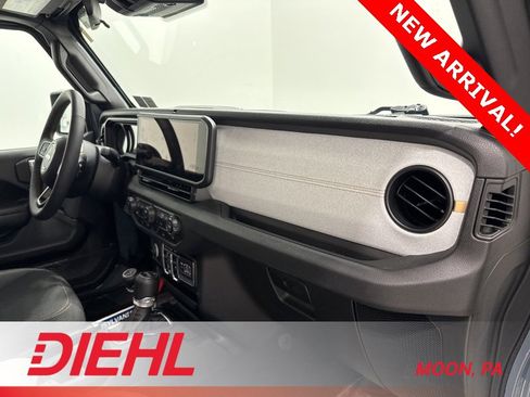 Used 2024 Jeep Wrangler Sport S image 15