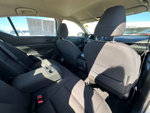 Used 2024 Nissan Altima 2.5 SV image 24