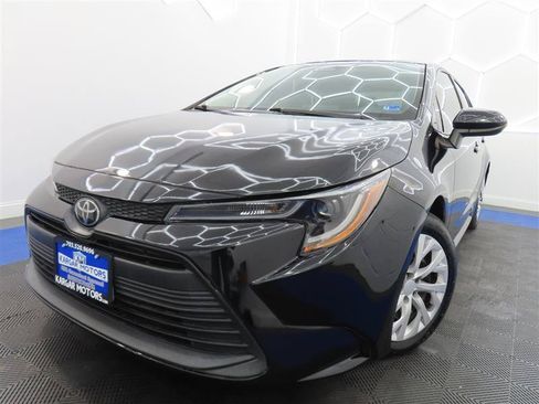 Used 2023 Toyota Corolla LE FWD image 1