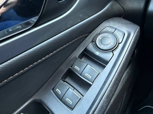 Used 2019 Chevrolet Traverse LT AWD/4WD image 38