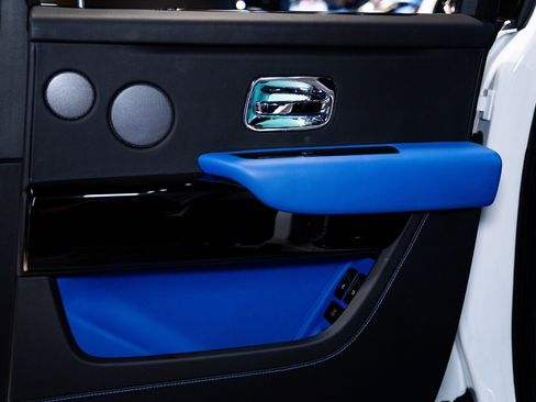 Used 2023 Rolls-Royce Cullinan image 12