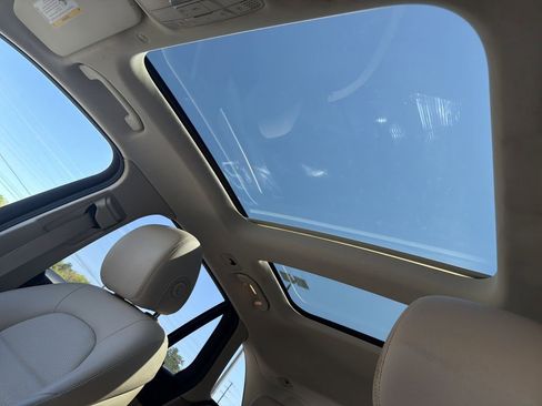 Used 2021 Mercedes-Benz GLC 300 image 38