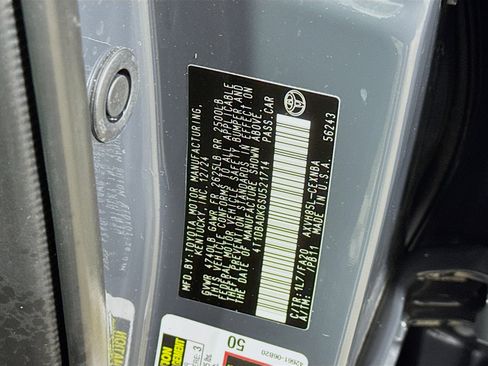 Used 2025 Toyota Camry LE image 28