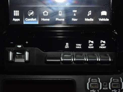 Used 2023 RAM 1500 Big Horn AWD/4WD image 42