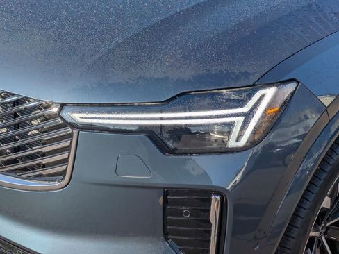 New 2026 Volvo XC90 T8 Ultra w/ Protection Package Premier image 10