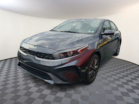 Used 2023 Kia Forte LXS image 3