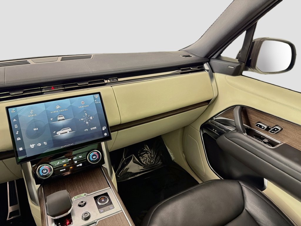 Used 2023 Land Rover Range Rover SE AWD/4WD image 25