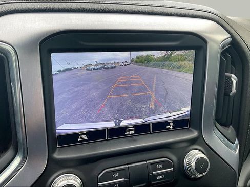 Used 2021 GMC Sierra 1500 SLT w/ SLT Premium Plus Package AWD/4WD image 17