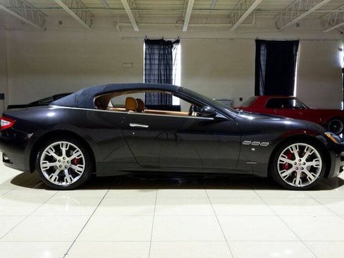 Used 2015 Maserati GranTurismo Convertible RWD image 29