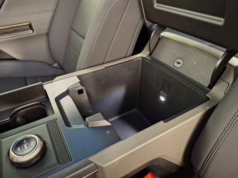 Used 2024 GMC Hummer EV 3X image 29