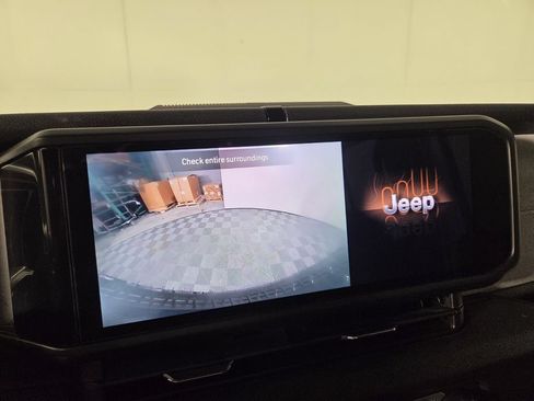 Used 2025 Jeep Wrangler Unlimited Sport AWD/4WD image 14