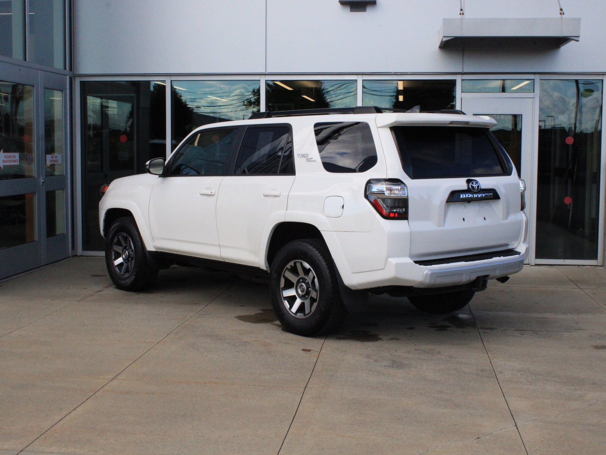 Used 2020 Toyota 4Runner TRD Off-Road Premium w/ Moonroof Package AWD/4WD image 8