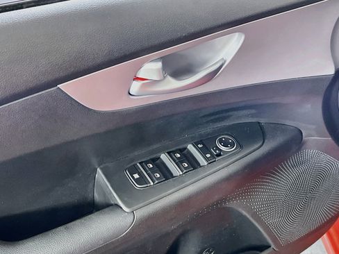 Used 2023 Kia Forte LXS w/ LXS Technology Package FWD image 17