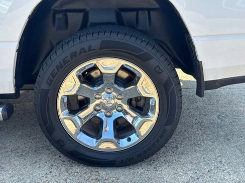 Used 2019 RAM 1500 Big Horn AWD/4WD image 36
