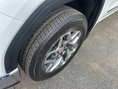 New 2026 GMC Sierra 1500 SLE w/ Preferred Package AWD/4WD image 18