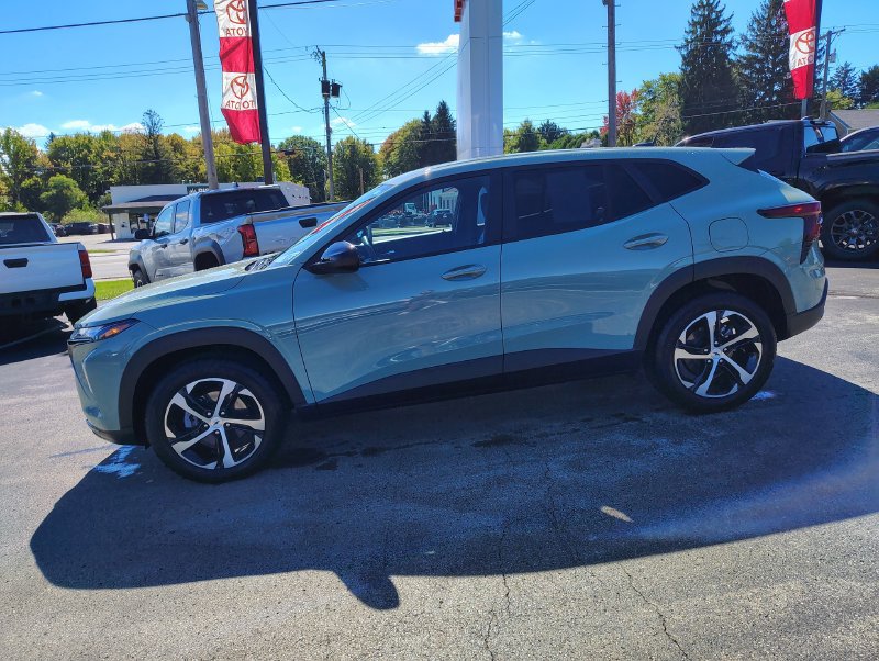 Used 2024 Chevrolet Trax RS w/ Driver Confidence Package FWD image 8