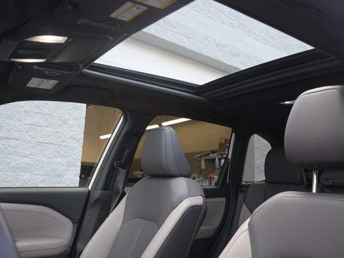 Used 2025 Subaru Forester Limited image 30